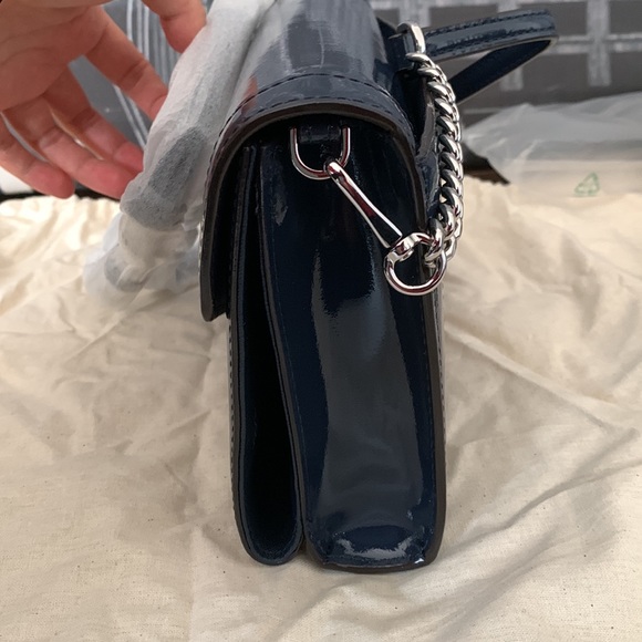 Michael Kors NWT Kinsley Medium Flap Wallet Crossbody in Navy - Picture 3 of 13